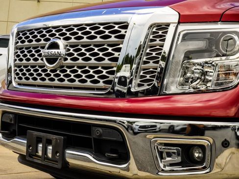 Used 2019 Nissan Titan SL AWD/4WD image 2