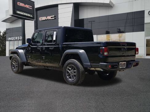 Used 2025 Jeep Gladiator Sport AWD/4WD image 24
