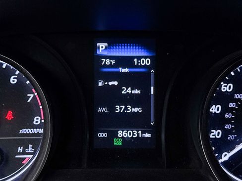 Used 2022 Toyota Camry SE FWD image 32