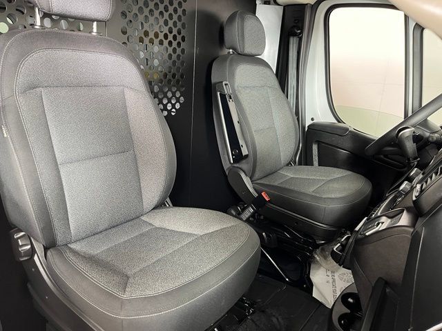 Used 2025 RAM ProMaster 2500 w/ U-Haul Equipment Group FWD image 36