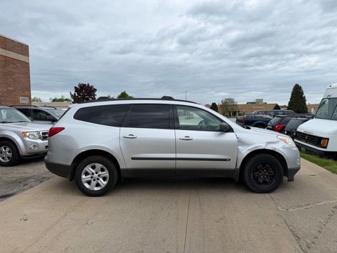 Used 2009 Chevrolet Traverse LS FWD image 5