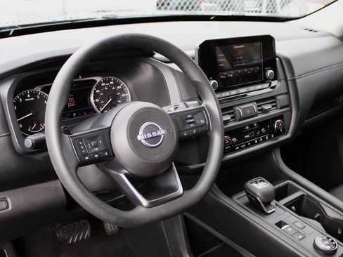 Certified 2024 Nissan Pathfinder S image 24