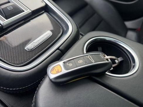 Used 2018 Porsche Panamera 4S image 29