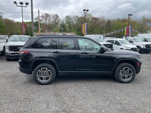Used 2022 Jeep Grand Cherokee Trailhawk AWD/4WD image 4