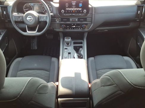 Used 2023 Nissan Pathfinder S FWD image 10