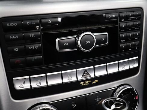 Used 2013 Mercedes-Benz SLK 250 image 36