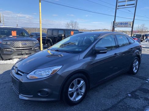 Used 2014 Ford Focus SE image 2