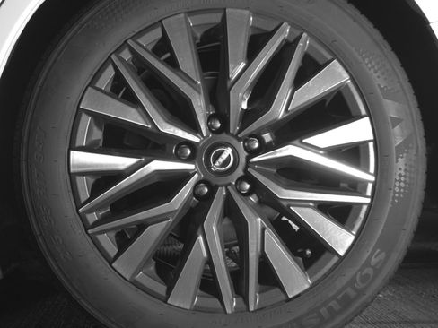 Used 2025 Nissan Altima 2.5 SV image 14