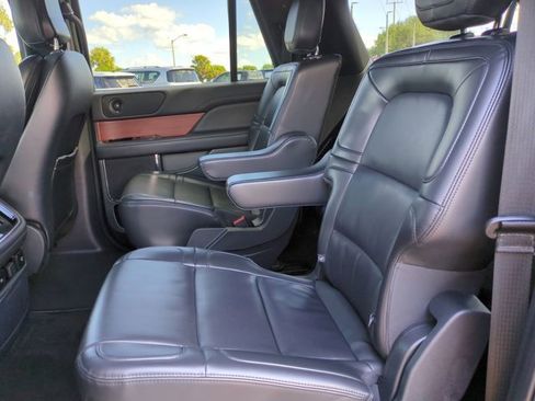 Used 2024 Lincoln Navigator L Premiere image 14