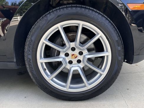 Used 2017 Porsche Macan image 19