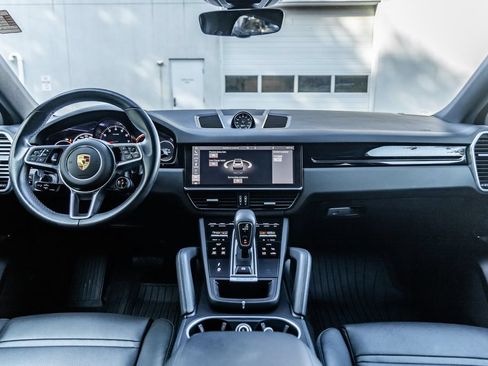 Used 2021 Porsche Cayenne Coupe AWD/4WD image 28