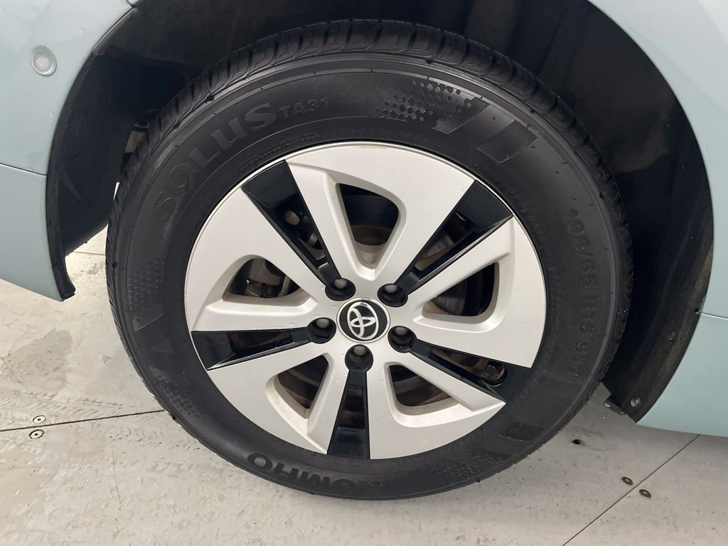 Used 2018 Toyota Prius Two w/ Prius Two Safety Plus Package FWD image 17