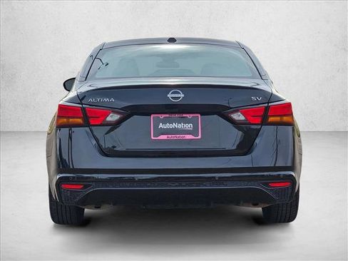 Used 2024 Nissan Altima 2.5 SV image 7