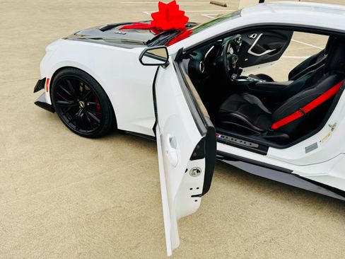 Used 2018 Chevrolet Camaro ZL1 image 24
