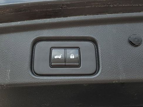 Used 2024 Nissan Pathfinder SL w/ SL Premium Package FWD image 25