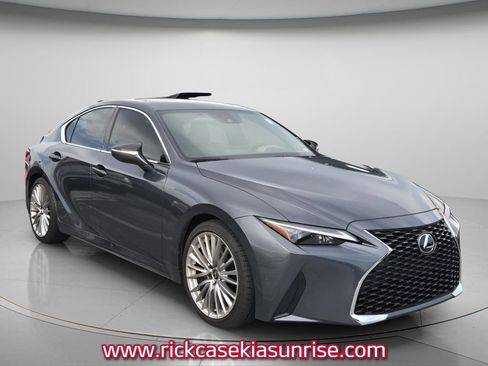 Used 2025 Lexus IS 300 w/ Premium Package RWD image 4