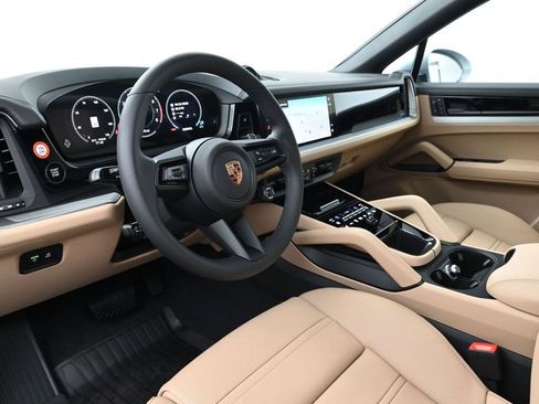 Used 2026 Porsche Cayenne Coupe AWD/4WD image 4