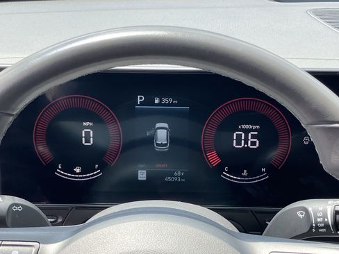 Used 2025 Hyundai Kona SEL FWD image 23