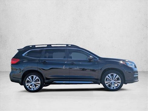 Used 2022 Subaru Ascent Limited w/ Technology Package image 4