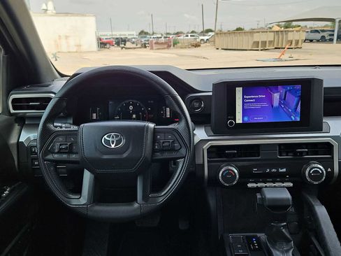 Used 2025 Toyota Tacoma SR5 AWD/4WD image 14