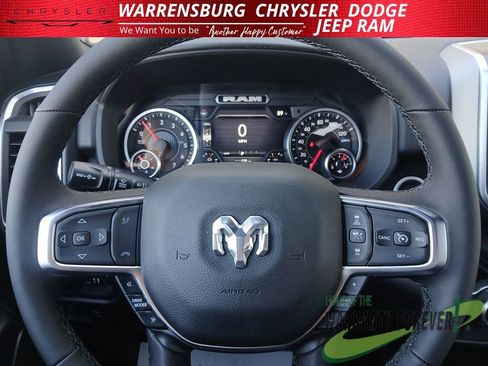 New 2026 RAM 1500 4x4 Crew Cab image 19