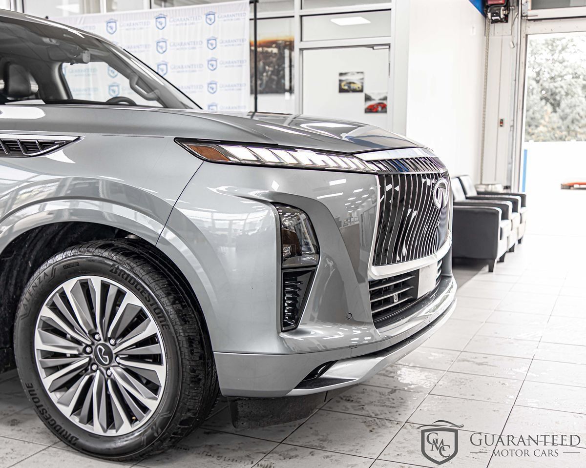 Used 2025 INFINITI QX80 Sensory AWD/4WD image 4