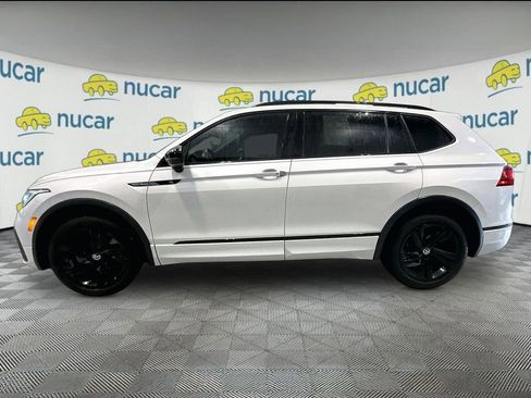 Used 2023 Volkswagen Tiguan SE R-Line AWD/4WD image 4