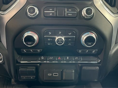 Used 2022 GMC Sierra 1500 SLT w/ SLT Premium Package AWD/4WD image 30