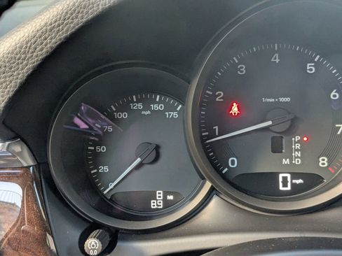 New 2026 Porsche Macan image 17