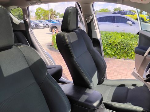 Used 2014 Toyota RAV4 XLE AWD/4WD image 35