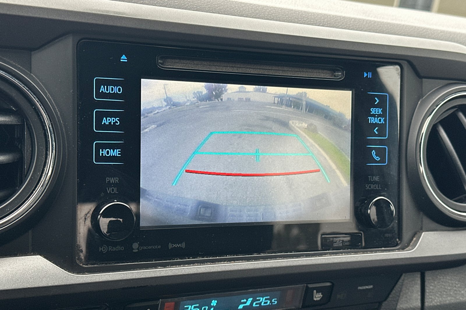 Used 2016 Toyota Tacoma TRD Sport AWD/4WD image 17