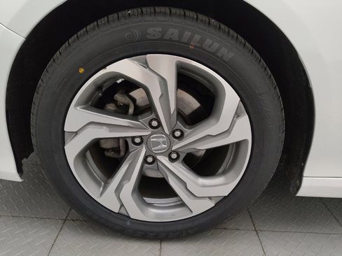 Used 2018 Honda Accord EX-L image 31