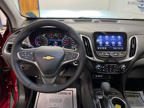Used 2023 Chevrolet Equinox LT image 19