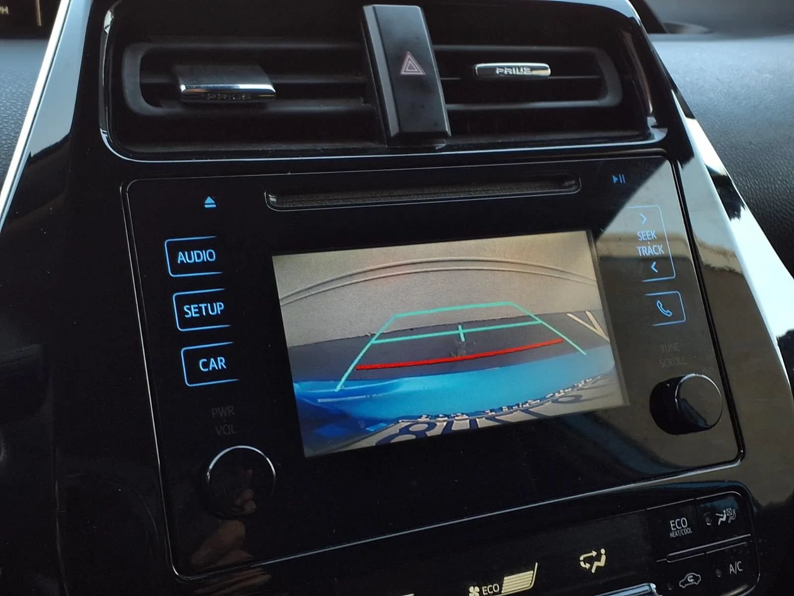 Used 2019 Toyota Prius LE w/ Carpet Mat Package FWD image 7