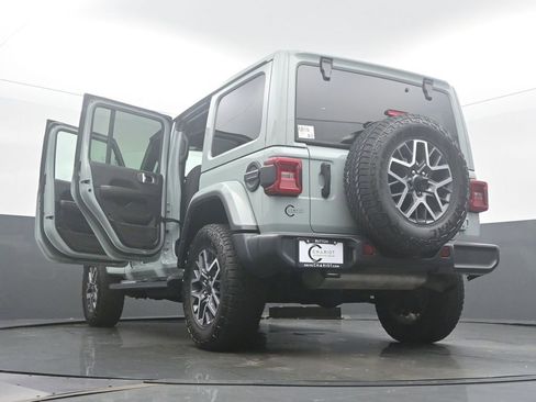 Used 2024 Jeep Wrangler Sahara AWD/4WD image 60