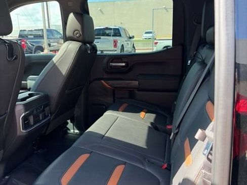 Used 2021 GMC Sierra 1500 AT4 w/ AT4 Premium Package AWD/4WD image 4