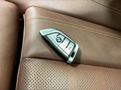 Used 2020 BMW X5 xDrive40i w/ Premium Package AWD/4WD image 10
