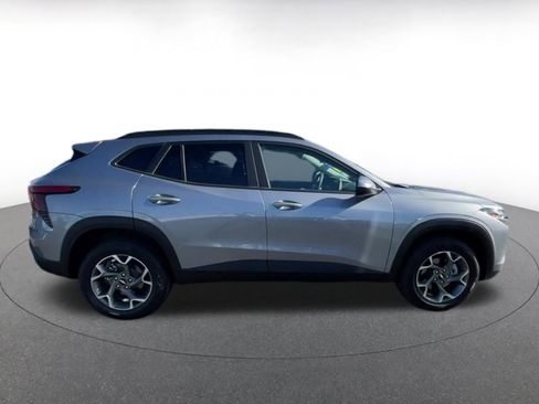 Used 2025 Chevrolet Trax LT image 16