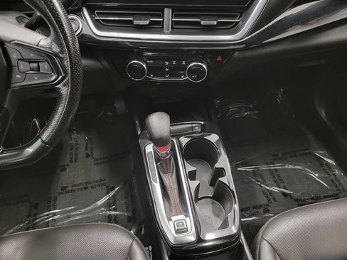 Used 2024 Chevrolet Trax RS w/ Sunroof Package FWD image 17