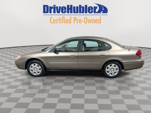 Used 2005 Ford Taurus SE image 5