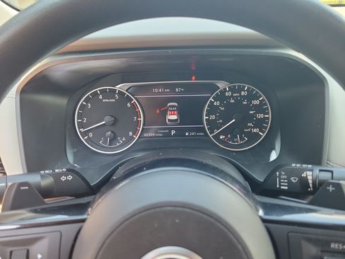 Certified 2023 Nissan Rogue SV FWD image 19