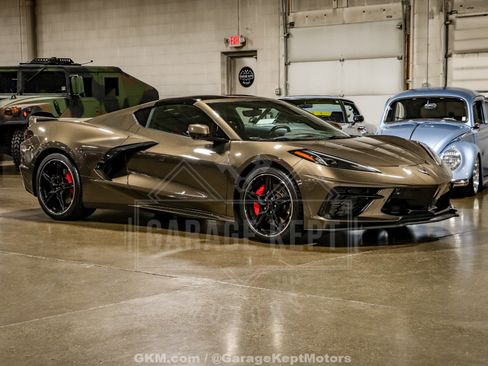 Used 2020 Chevrolet Corvette Stingray Preferred Cpe w/ 2LT Preferred Equipment Group RWD image 3