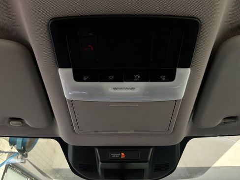 Used 2025 Nissan Rogue SV FWD image 17
