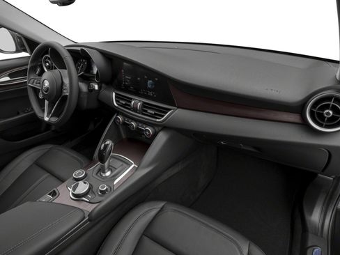 Used 2017 Alfa Romeo Giulia Ti RWD image 11