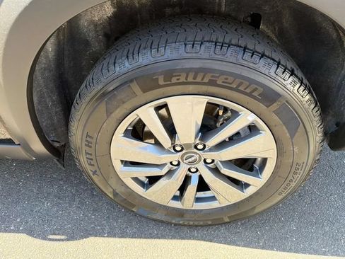 Certified 2024 Nissan Pathfinder SV FWD image 8