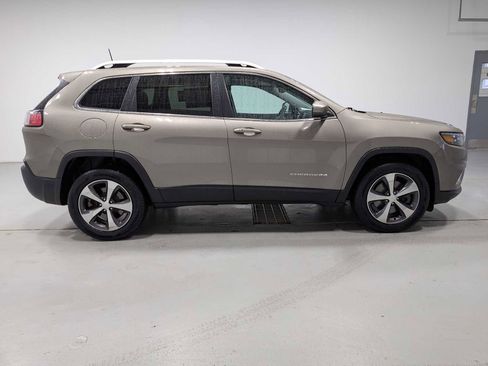 Used 2019 Jeep Cherokee Limited AWD/4WD image 12