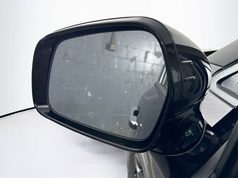 Used 2026 Kia Carnival FWD image 16