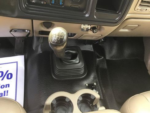 Used 2005 Chevrolet Silverado 3500 2WD Crew Cab image 31