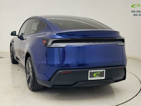 Used 2026 Tesla Model Y 2WD image 8