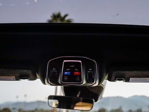 New 2025 Jeep Grand Cherokee L Altitude image 17